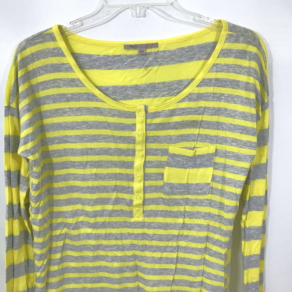 Gap Henley Shirt XS